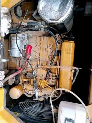 挖掘机的电子油泵在什么位置_挖机电子油泵怎样排空气-第1张图片-抚顺市先锋模型